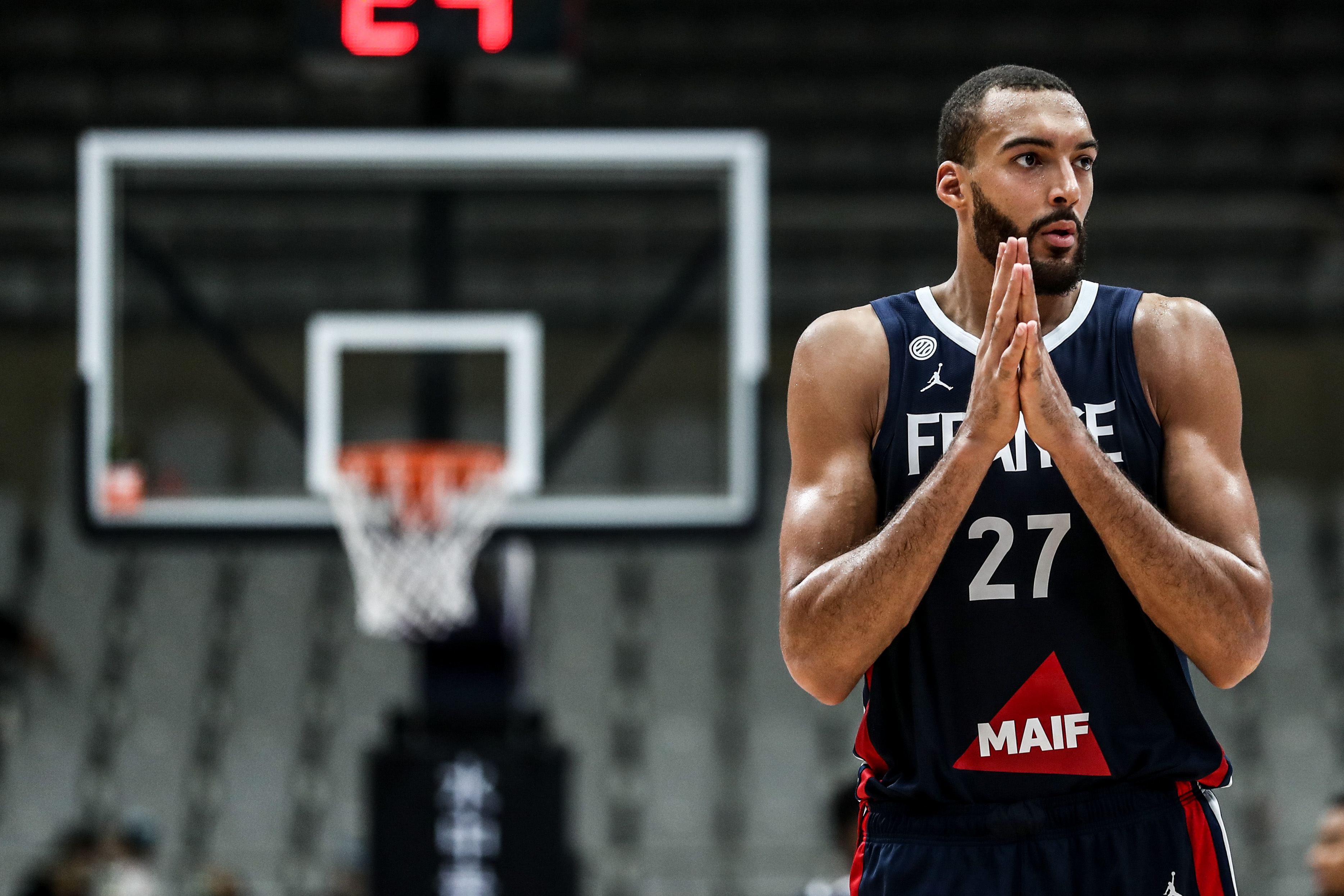 爱游戏官网-包含里昂发布备战花絮；国际比赛日战术微调；CBA常规赛任务艰巨；训练强度明显提升的词条